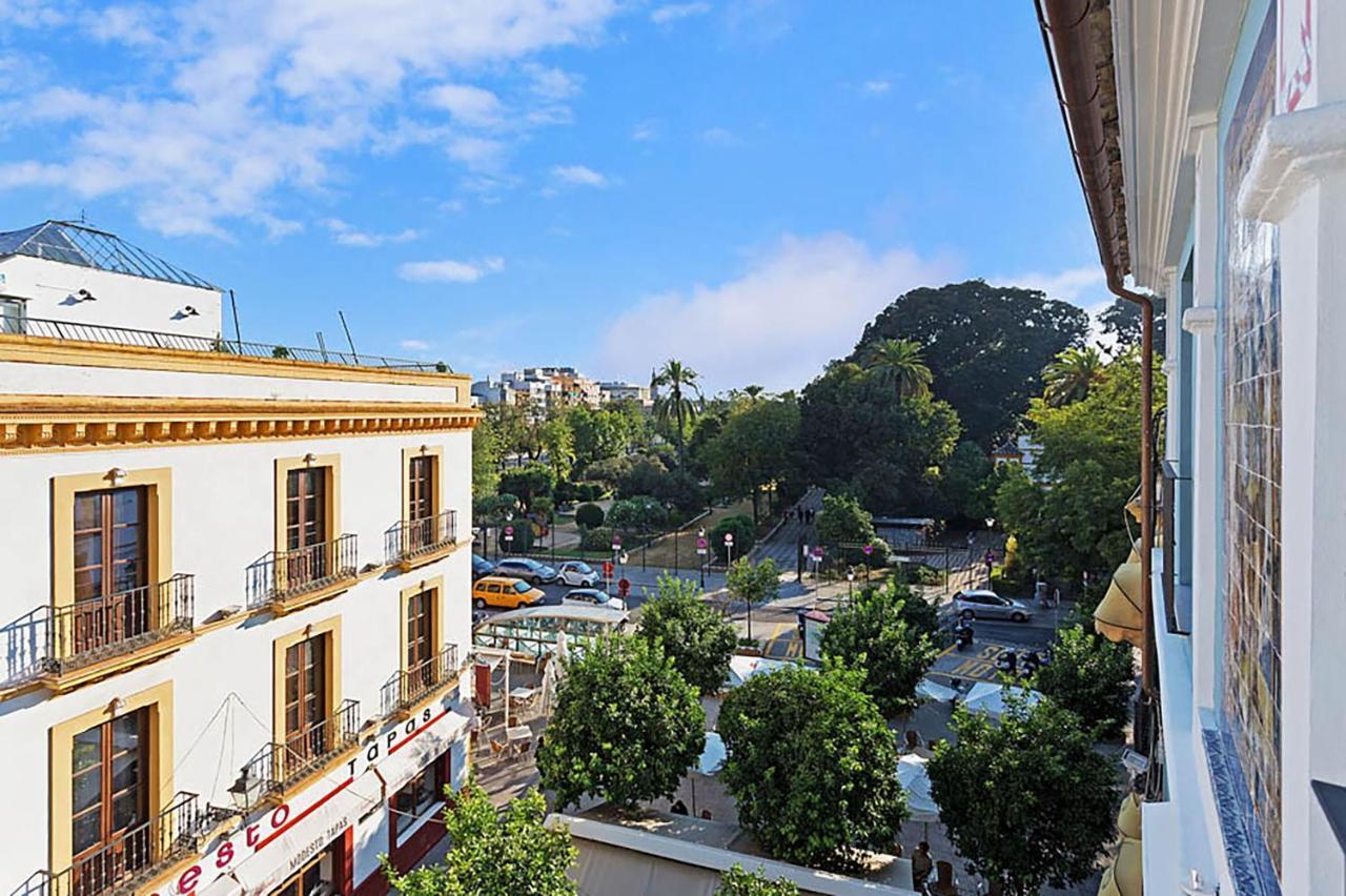 Palacio Del Siglo XVII Frente A Los Jardines De Murillo Sevilla Exteriér fotografie