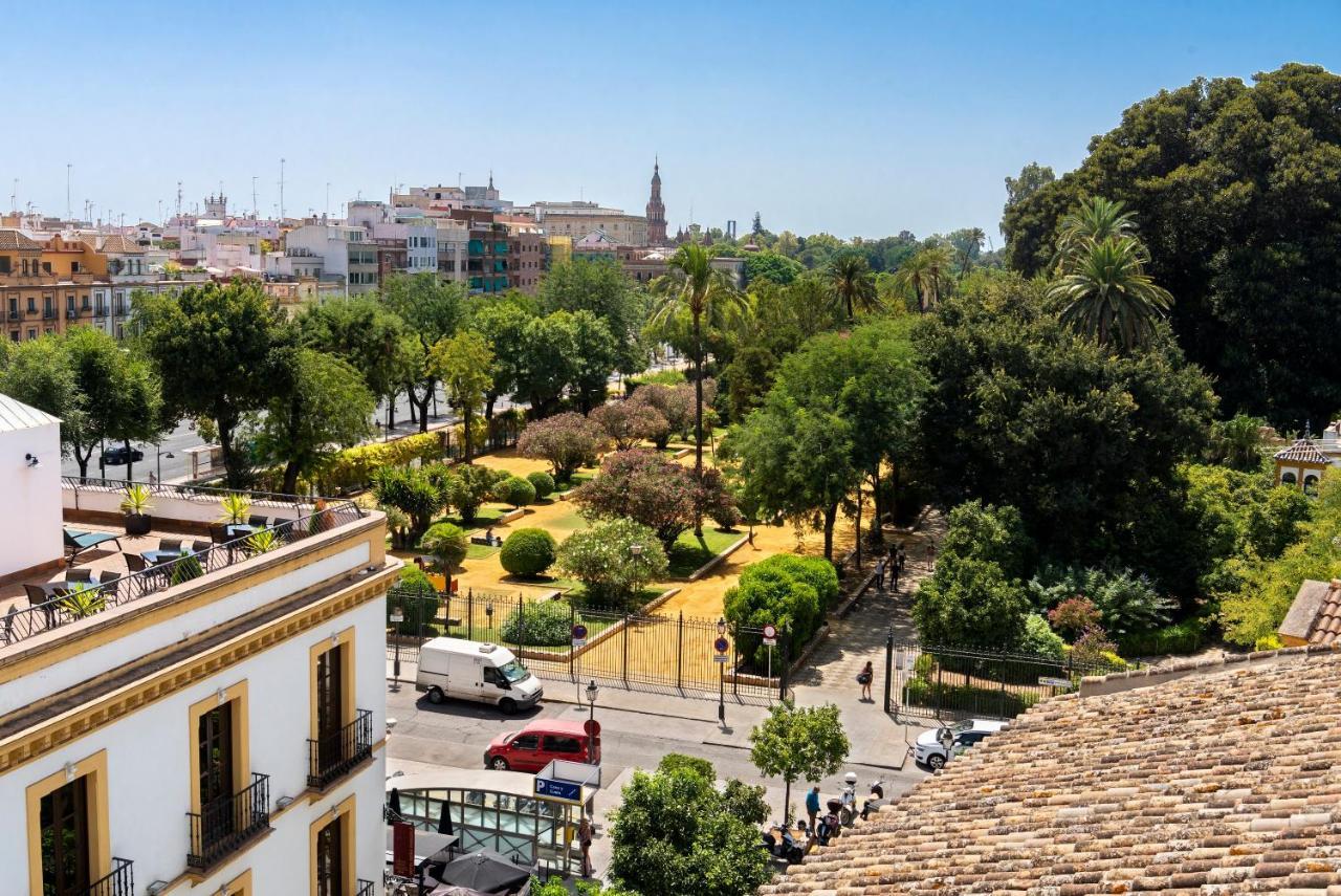 Palacio Del Siglo XVII Frente A Los Jardines De Murillo Sevilla Exteriér fotografie